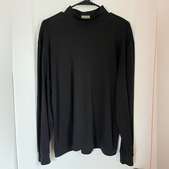 L.L. Bean Tops - Vintage L.L. Bean Classic Black Turtleneck